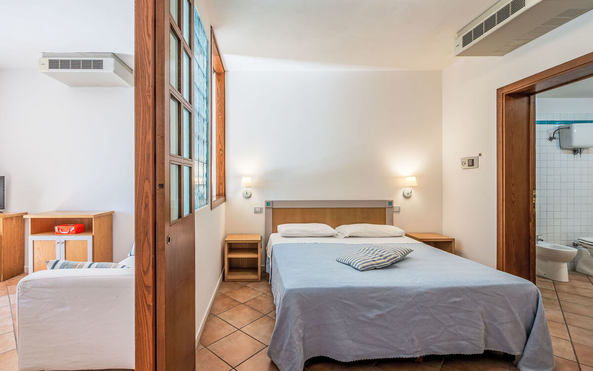 Accommodation:&nbsp;La Rocca 120.1