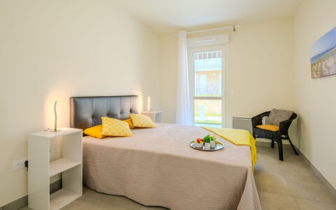 Mimizan 217: Interior Design, Flooring, Floor, Bed, Wood, Furniture, Bedroom, Ceiling, Room, Bed Sheet