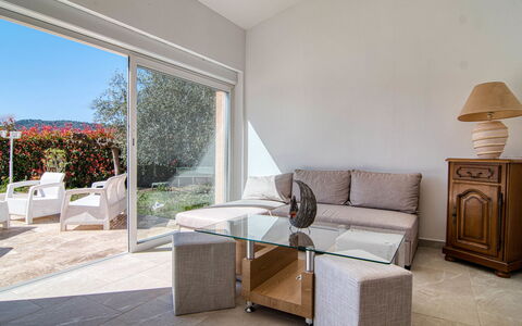 Villa Mehdaeve: Furniture, Interior Design, Flooring, Wood, Ceiling, Floor, Chair, Table, Apartment, Lighting