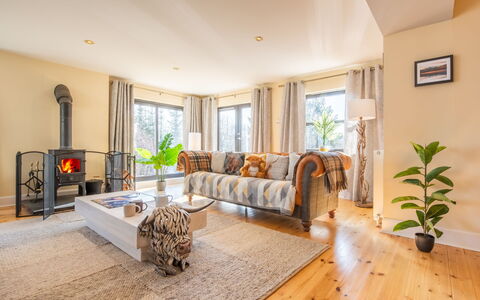 Drover'S Lodge: Furniture, Interior Design, Flooring, Couch, Wood, Floor, Living Room, Room, Ceiling, Table