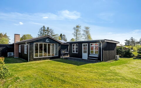 Yaris - from the Sea: House, Roof, Home, Cottage, Shed, Garden Buildings, Siding, Yard, Log Cabin, Hut