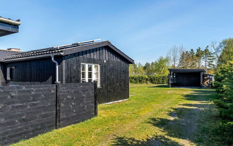 Yaris - from the Sea: House, Roof, Home, Cottage, Shed, Garden Buildings, Siding, Yard, Log Cabin, Hut
