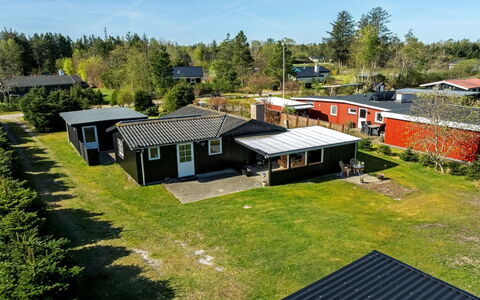 Yaris - from the Sea: House, Roof, Home, Cottage, Shed, Garden Buildings, Siding, Yard, Log Cabin, Hut