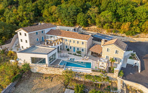 Vila 72: Swimming Pool, Resort, Villa, Eco Hotel, Hotel, Hacienda, Resort Town