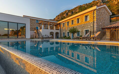Vila 72 Vila 21: Swimming Pool, Resort, Villa, Eco Hotel, Hotel, Hacienda, Resort Town