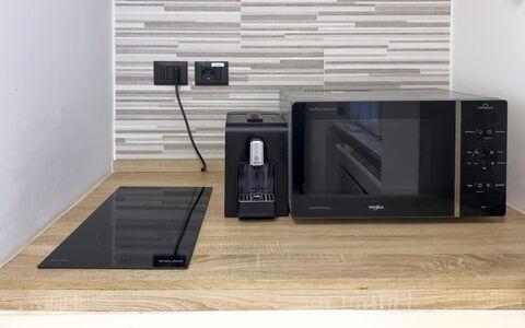 Casa Nina Seconda - Sanremo: Kitchen Appliance, Electronic Device, Home Appliance, Interior Design, Kitchen, Countertop, Cabinetry, Room, Major Appliance, Small Appliance