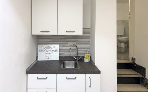 Casa Nina Seconda - Sanremo: Kitchen, Countertop, Interior Design, Sink, Flooring, Plumbing Fixture, Kitchen Appliance, Kitchen Sink, Cabinetry, Floor
