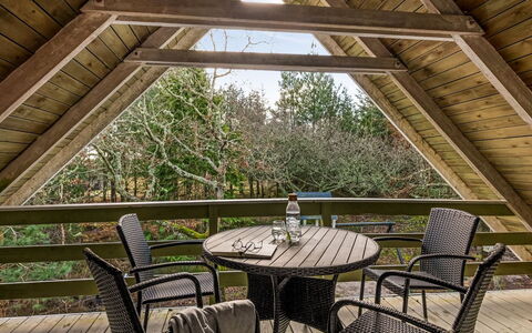 Poul - 1.9Km from the Sea: Cottage, Shed, Hut, Farmhouse, Prairie, Shack, Barn, Log Cabin, Garden Buildings