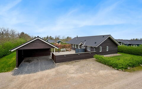 Gertrud - 950M to the Fjord: Estate, Shade, Driveway, Farmhouse