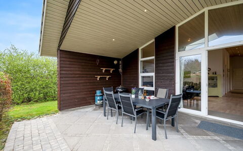 Gertrud - 950M to the Fjord: Estate, Shade, Driveway, Farmhouse