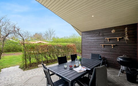 Gertrud - 950M to the Fjord: Estate, Shade, Driveway, Farmhouse