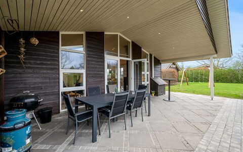 Gertrud - 950M to the Fjord: Estate, Shade, Driveway, Farmhouse