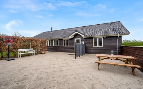 Gertrud - 950M to the Fjord: Estate, Shade, Driveway, Farmhouse