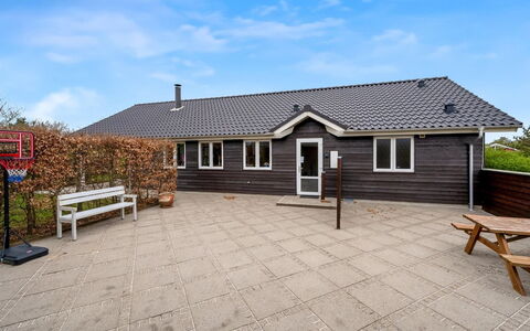 Gertrud - 950M to the Fjord: Estate, Shade, Driveway, Farmhouse