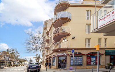 Accommodation:&nbsp;Voramar 535.2
