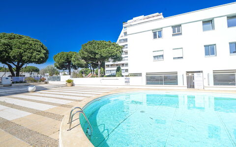 Le Club: Swimming Pool, Resort, Resort Town, Hotel