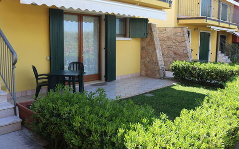 Romeo e Giulietta: Shade, Garden, Landscaping, Balcony, Lawn, Yard, Outdoor Furniture, Backyard, Eco Hotel, Villa