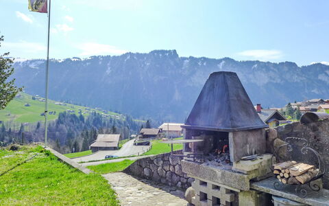 Chalet Träumli: Landscape, Highland, Grassland, Rural Area, Hill Station, Mountain Range, Meadow, Slope, Pasture, Village