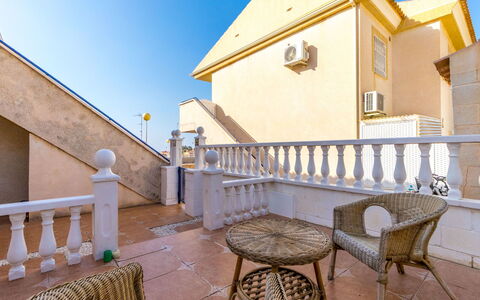 Residencia del Mar Ii: Balcony, Apartment, Baluster, Handrail, Wood Stain, Fence, Villa, Hotel