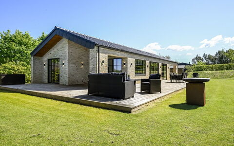 Tähti - 425M from the Sea: Roof, House, Residential Area, Home, Estate, Cottage, Design