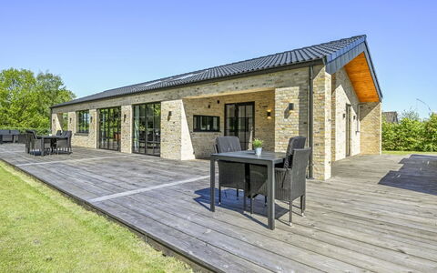 Tähti - 425M from the Sea: Roof, House, Residential Area, Home, Estate, Cottage, Design
