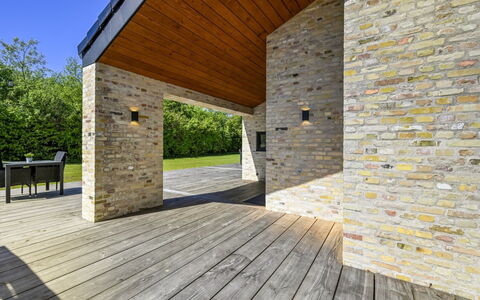 Tähti - 425M from the Sea: Roof, House, Residential Area, Home, Estate, Cottage, Design