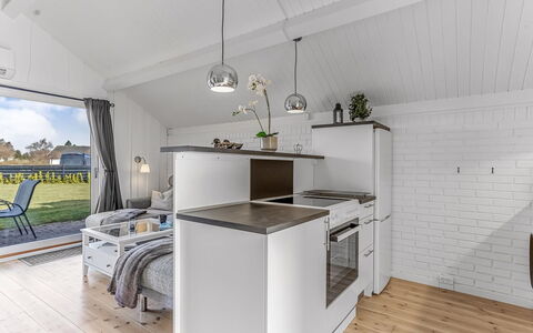 Darina - 150M from the Sea: Apartment, Condominium, Estate, Balcony, Villa, Hotel