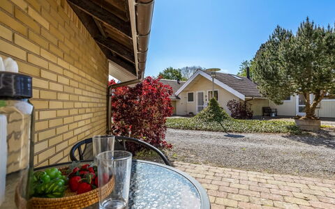Darina - 150M from the Sea: Apartment, Condominium, Estate, Balcony, Villa, Hotel