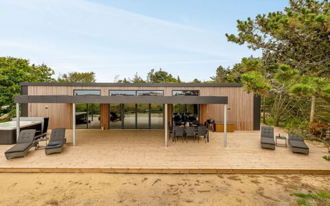 Øthger - 1.3Km from the Sea: House, Roof, Home, Cottage, Shed, Garden Buildings, Siding, Yard, Log Cabin, Hut