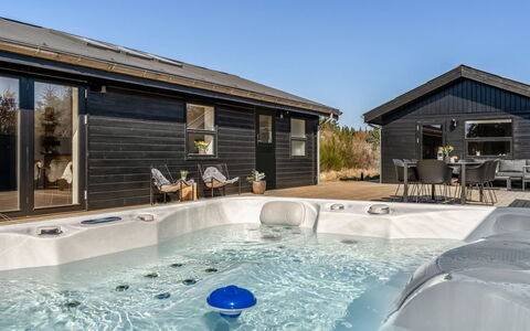 Heidl - 2Km from the Sea: Resort, Hotel, Garden Buildings