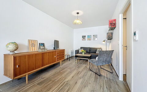 Océanide: Apartment, Balcony, Condominium, Chair, Aluminium, Handrail, Hardwood, Daylighting, Penthouse Apartment, Deck