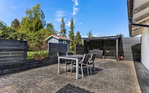 Prohor - 150M from the Sea: Estate, Shade, Driveway, Farmhouse