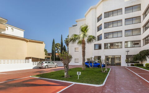 Marinada Cambrils: Swimming Pool, Composite Material, Apartment, Condominium, Villa, Landscaping, Resort, Hotel, Balcony, Eco Hotel