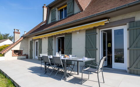 Les Jonquilles: Facade, Door, Home, Roof, Composite Material, Outdoor Furniture, Shade, Estate, Porch, Chair