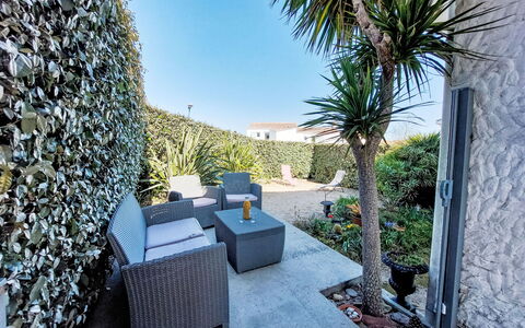 Proche Océan, Forêt et Commerces: Swimming Pool, Composite Material, Apartment, Condominium, Villa, Landscaping, Resort, Hotel, Balcony, Eco Hotel