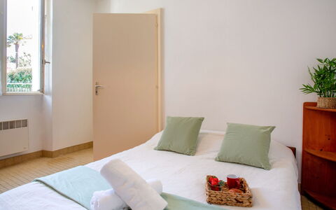 Les Gobions: Swimming Pool, Composite Material, Apartment, Condominium, Villa, Landscaping, Resort, Hotel, Balcony, Eco Hotel