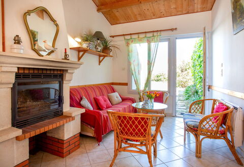 La Mouette Rieuse: Swimming Pool, Composite Material, Apartment, Condominium, Villa, Landscaping, Resort, Hotel, Balcony, Eco Hotel