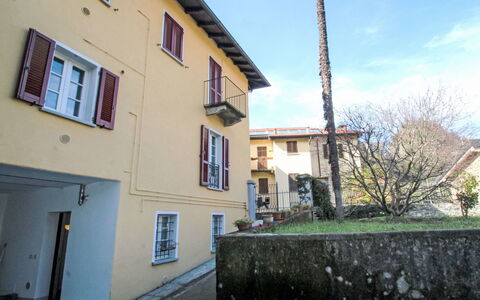 Bordeaux: Swimming Pool, Composite Material, Apartment, Condominium, Villa, Landscaping, Resort, Hotel, Balcony, Eco Hotel