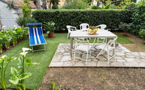 Casa del Mare: Furniture, Outdoor Furniture, Chair, Garden, Shrub, Outdoor Table, Table, Lawn, Backyard