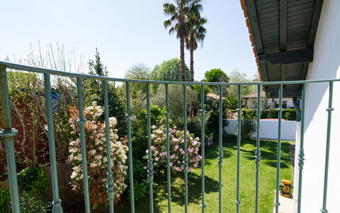 Espérance: Apartment, Shade, Condominium, Outdoor Furniture, Resort Town, Resort