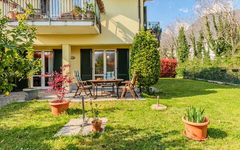 Raul: Shrub, House, Residential Area, Home, Garden, Land Lot, Lawn, Groundcover, Yard