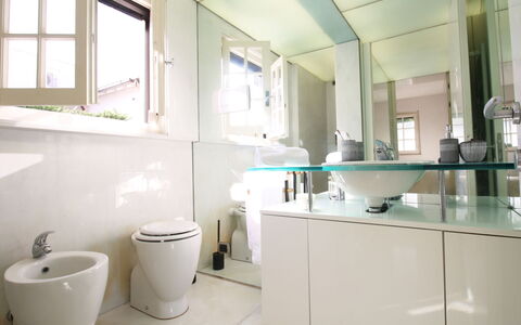 Villino Sonia: Interior Design, Plumbing Fixture, Bathroom, Flooring, Bathroom Sink, Sink, Floor, Mirror, Tap, Plumbing