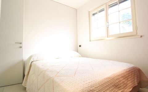 Villino Sonia: Bed, Bedroom, Interior Design, Wall, Floor, Flooring, Wood, Bed Sheet, Bedding, Ceiling