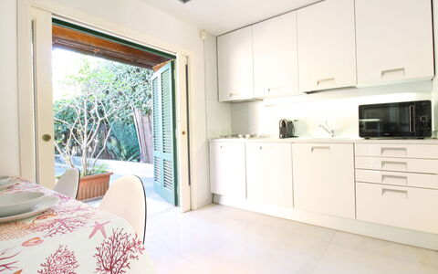 Villino Sonia: Flooring, Wood, Interior Design, Floor, Furniture, Kitchen, Home, Countertop, Ceiling, Room