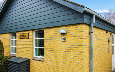 Felicia - 200M from the Sea: Building, House, Window, Home, Roof, Residential Area, Shrub, Cottage, Land Lot