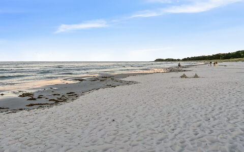 Felicia - 200M from the Sea: Building, House, Window, Home, Roof, Residential Area, Shrub, Cottage, Land Lot