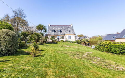 Martin: Residential Area, Shrub, Roof, Home, Cottage, Driveway, Estate, Siding, Landscaping, Yard