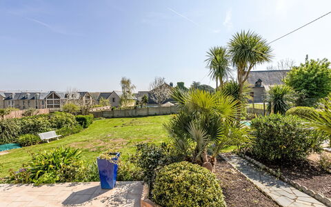 Martin: Residential Area, Shrub, Roof, Home, Cottage, Driveway, Estate, Siding, Landscaping, Yard