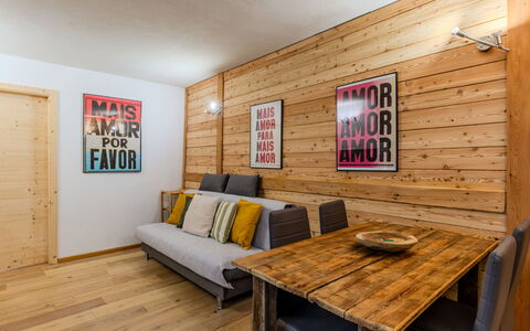 Pinzolo 4: Flooring, Interior Design, Furniture, Wood, Wood Flooring, Floor, Ceiling, Room, Lighting, Laminate Flooring