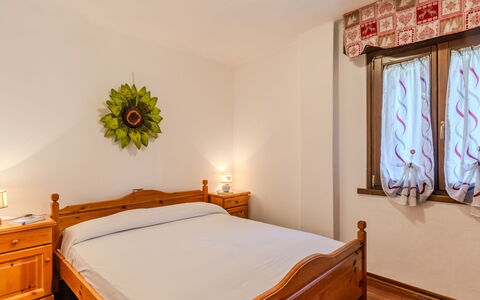 La Meridiana: Furniture, Bed, Interior Design, Bedroom, Wood, Bed Sheet, Floor, Bedding, Ceiling, Flooring